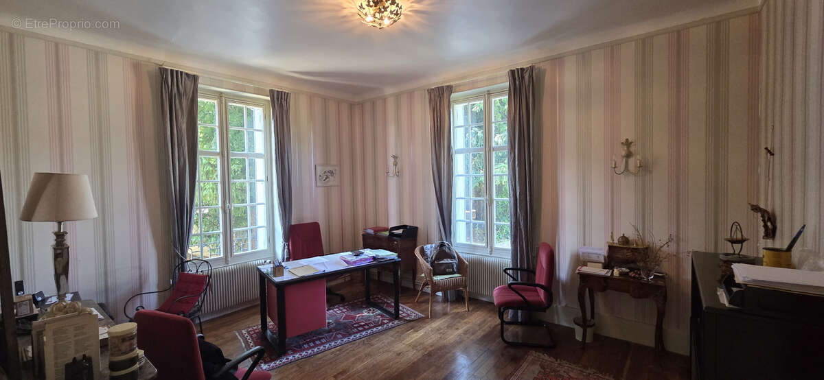 Elégante villa du 19ème sur 4 759 m2 de parc arboré clos de murs - photo 5