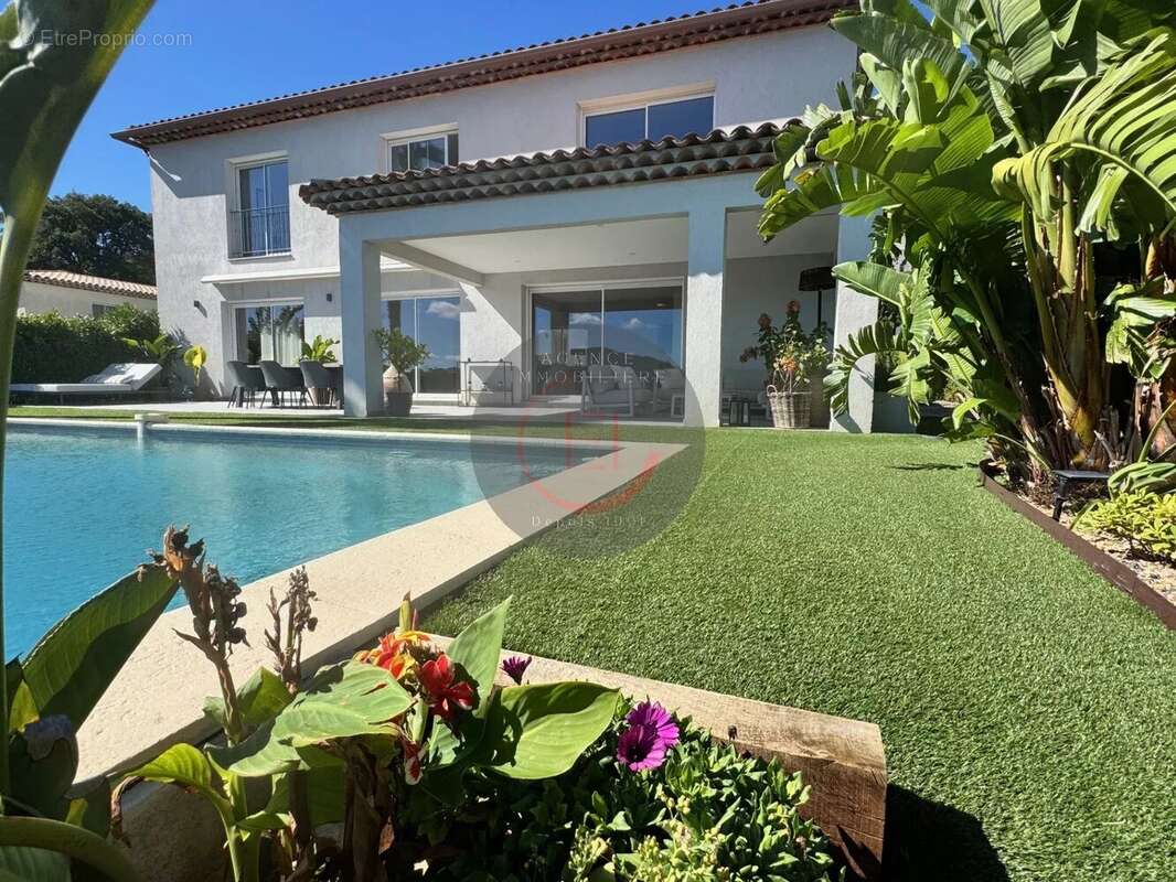 Maison à LES ADRETS-DE-L&#039;ESTEREL