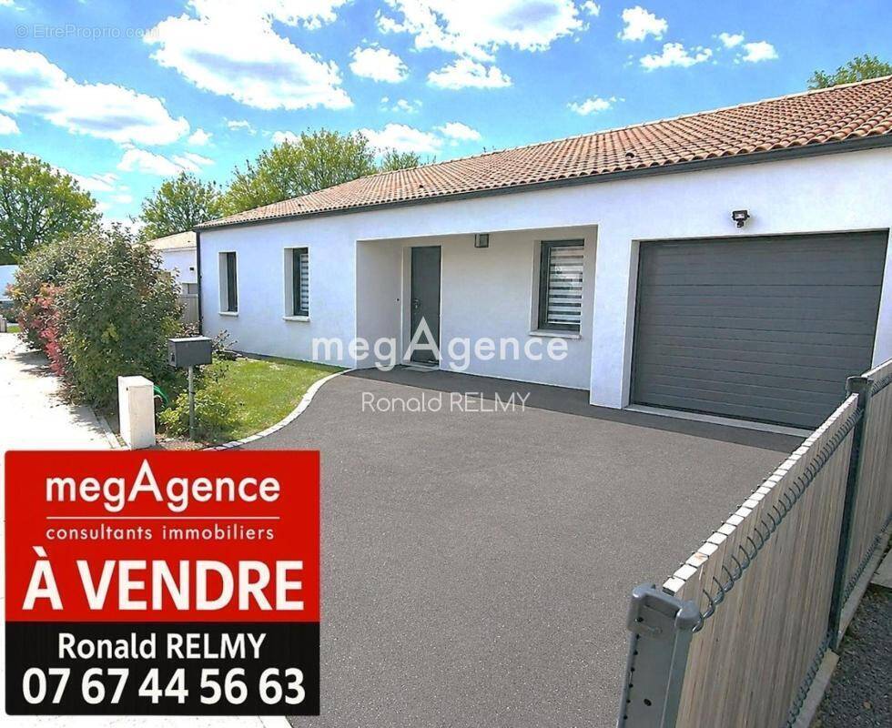 Maison à AIZENAY