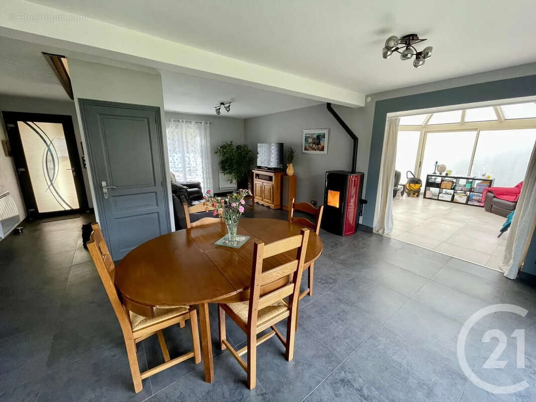 Maison à LE PLESSIS-BELLEVILLE