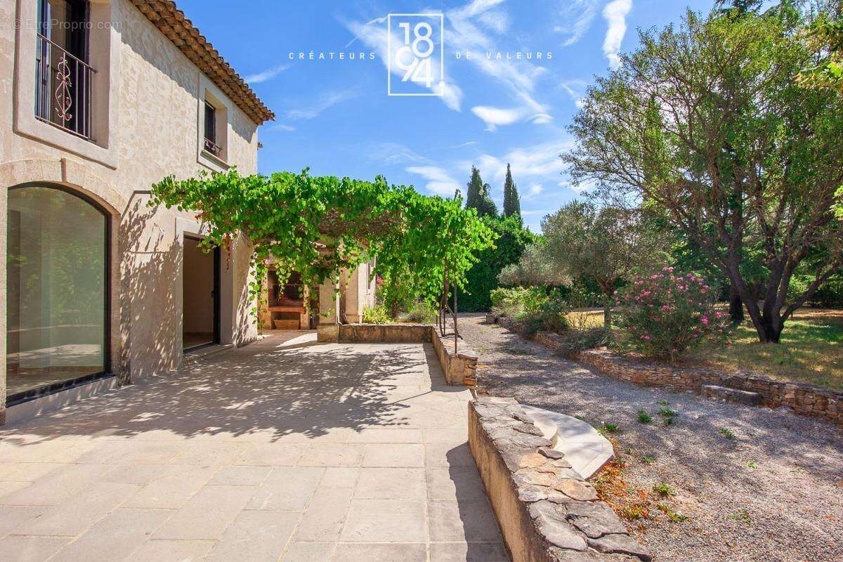 Bastide contemporaine avec dépendance jardin et piscine à Pernes les fontaines - photo 2