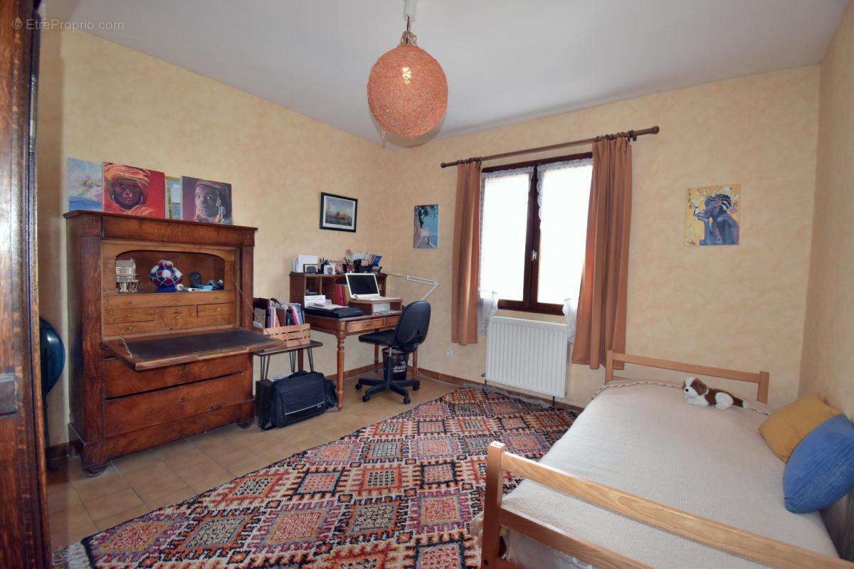 A vendre, Aiglun (04) – Maison individuelle 6 pièces, 5 chambres, jardin, terrasse et garage de 30 m² - photo 11