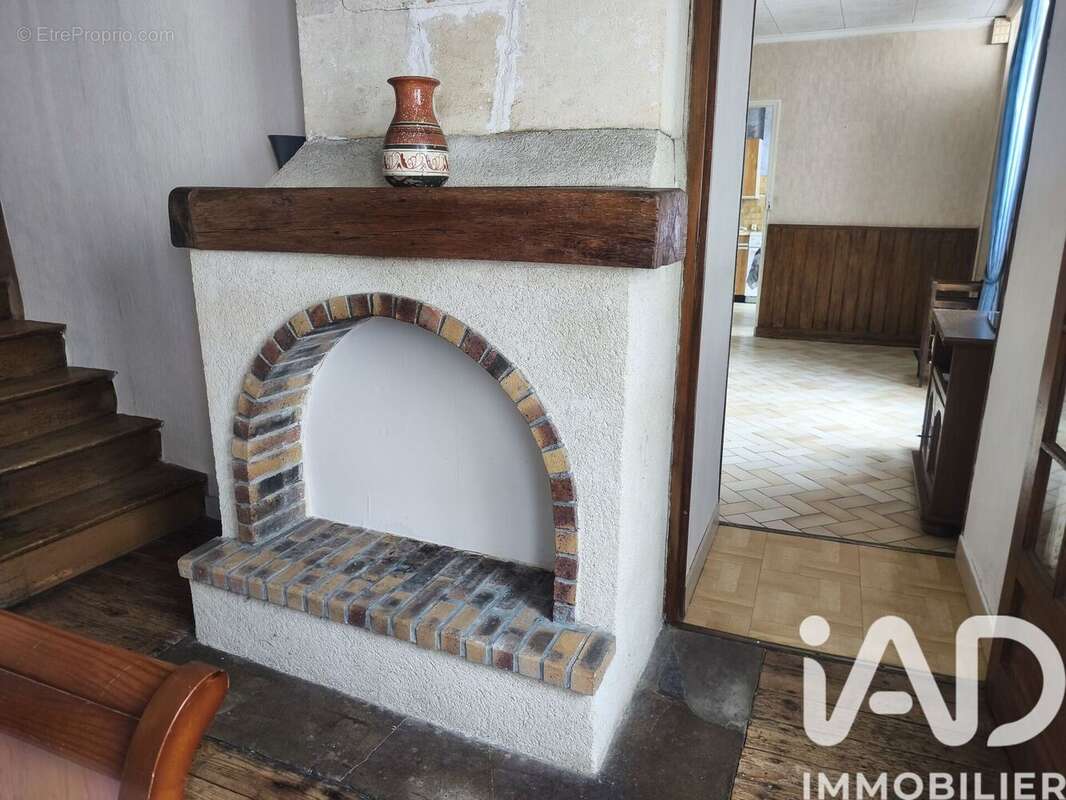 Maison 107 m² à Voulgezac  - photo 2