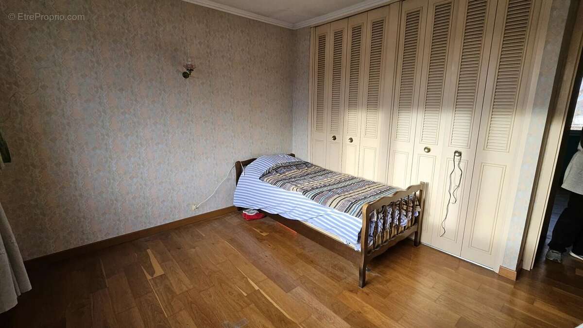 Maison à NEUVILLE-EN-FERRAIN