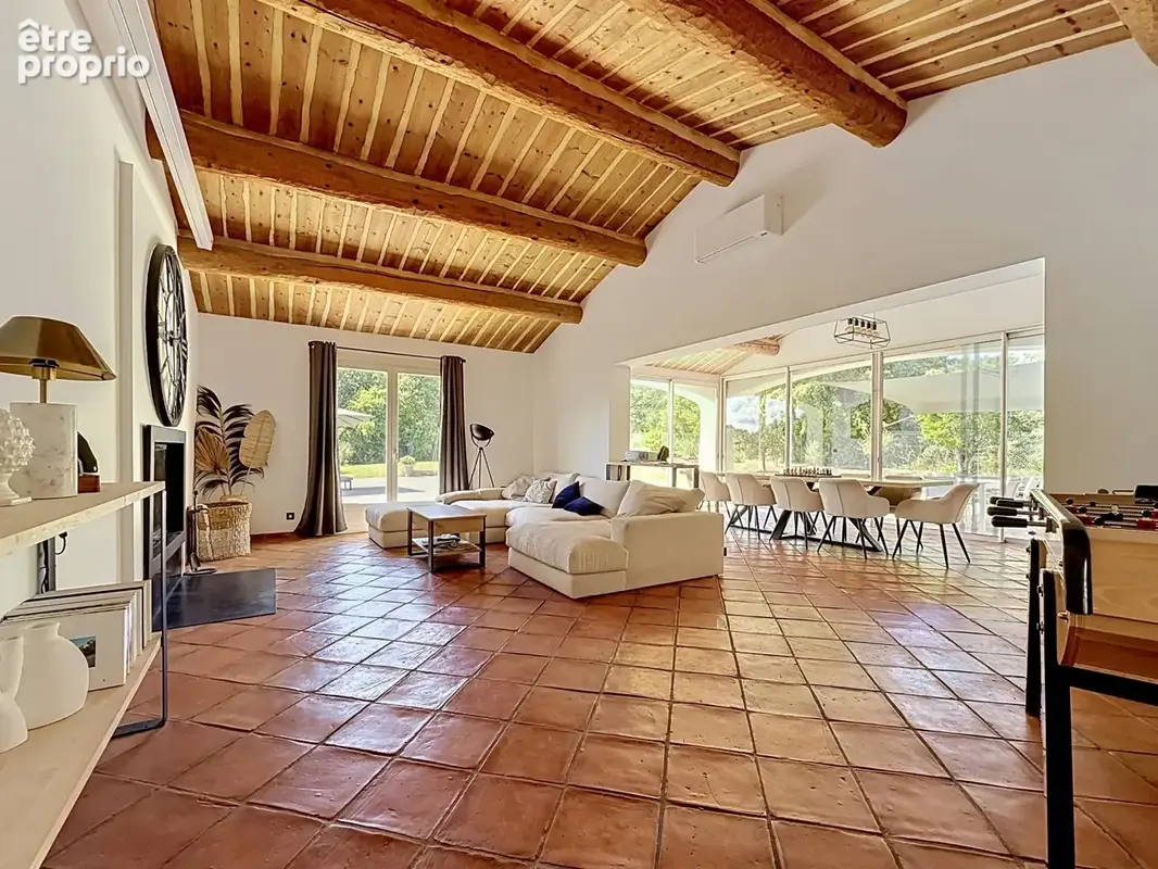 Maison 250 m² à Saint-Paul-En-Foret  - photo 5