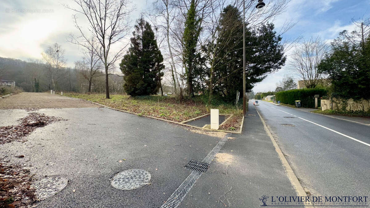 Terrain à CHEVREUSE