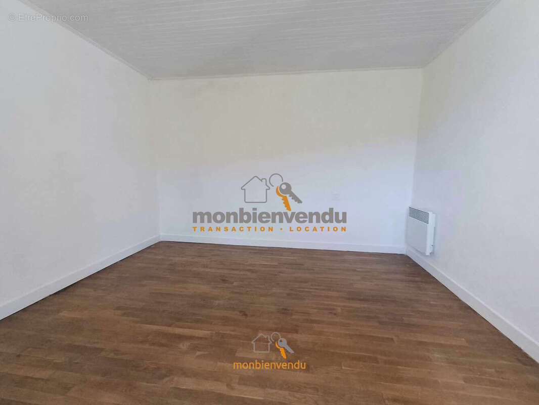 Maison 106 m² à Vic-Sur-Cere  - photo 7