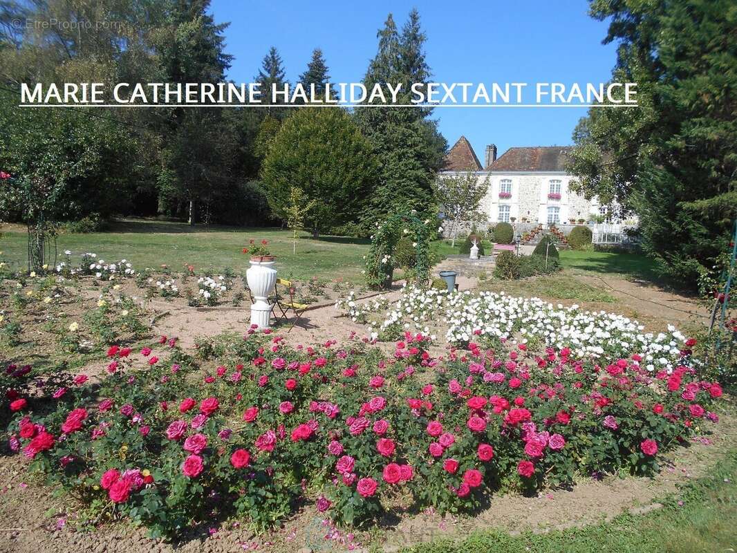 Niche en hauteur magnifique chateau sur 7700 m2 avec sa source - photo 2