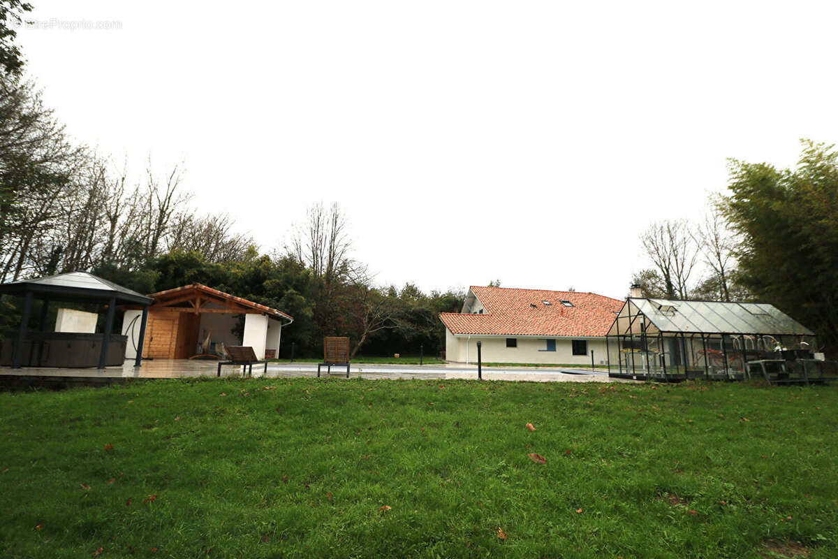 Maison à SAINT-MARTIN-DE-HINX