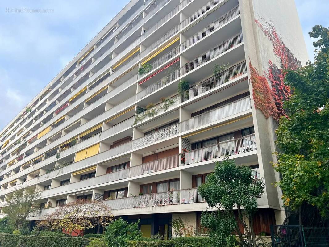 Appartement à PARIS-14E