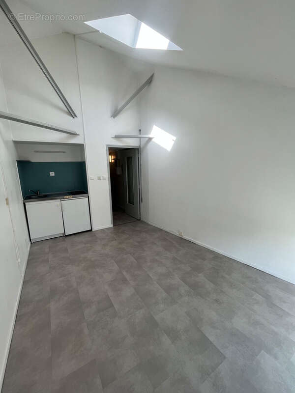 Appartement T1 19m2 proche faculté - photo 2