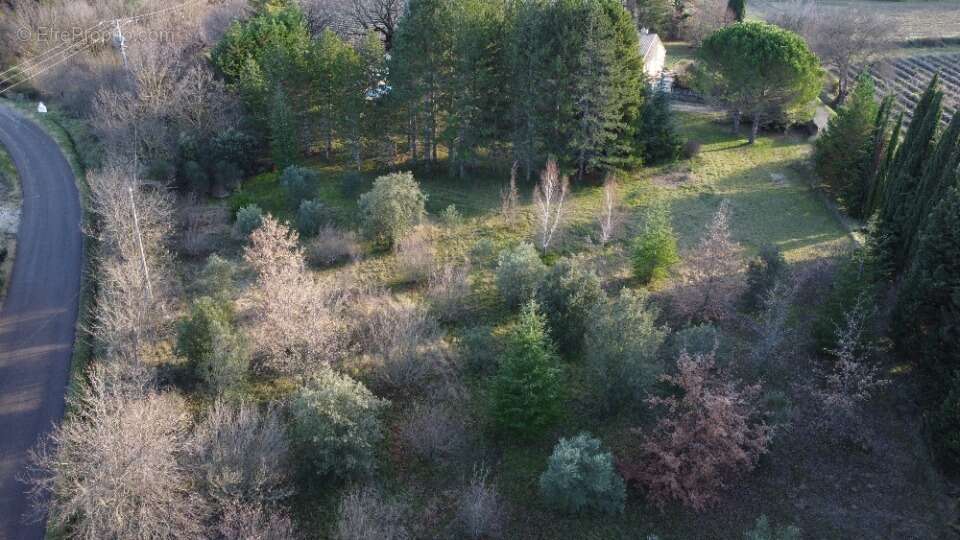 Terrain 1380 m² à Allan  - photo 2