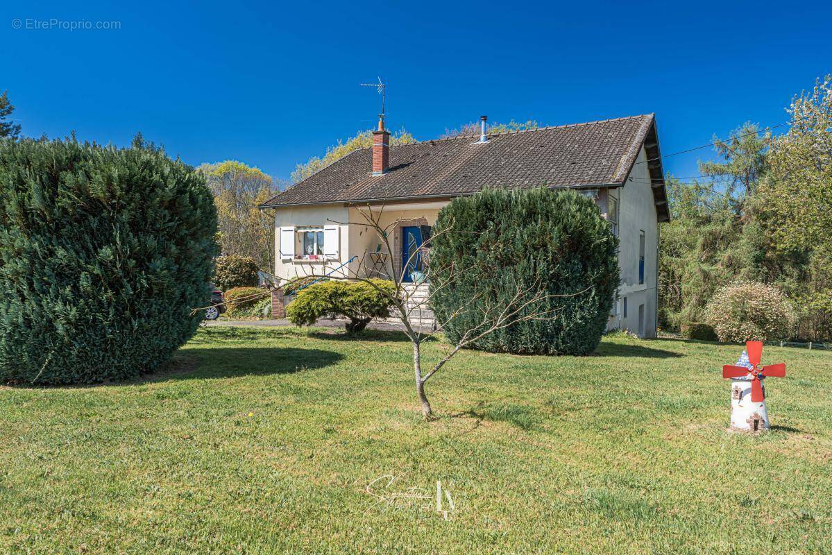 Maison à BONNAC-LA-COTE