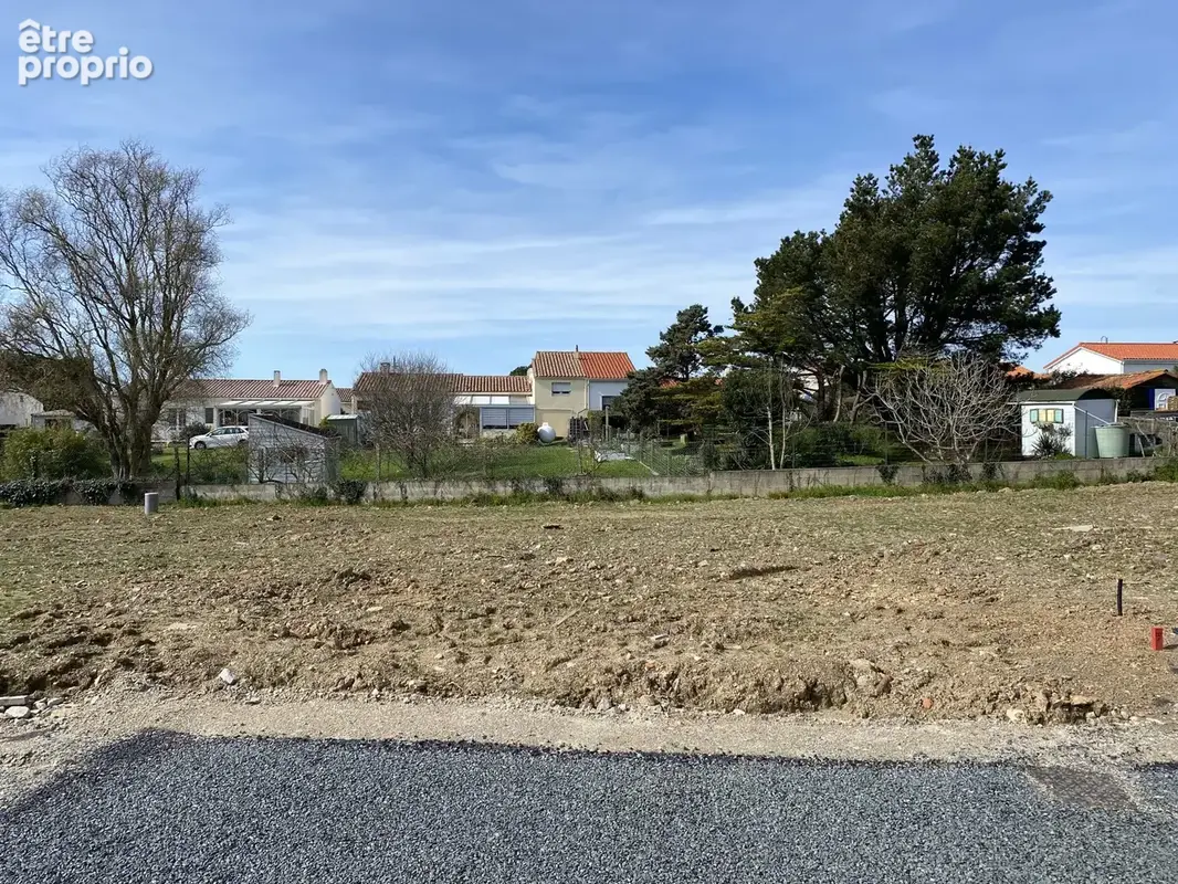 Terrain 325 m² à vendre à Brem-Sur-Mer (85470) - photo 1