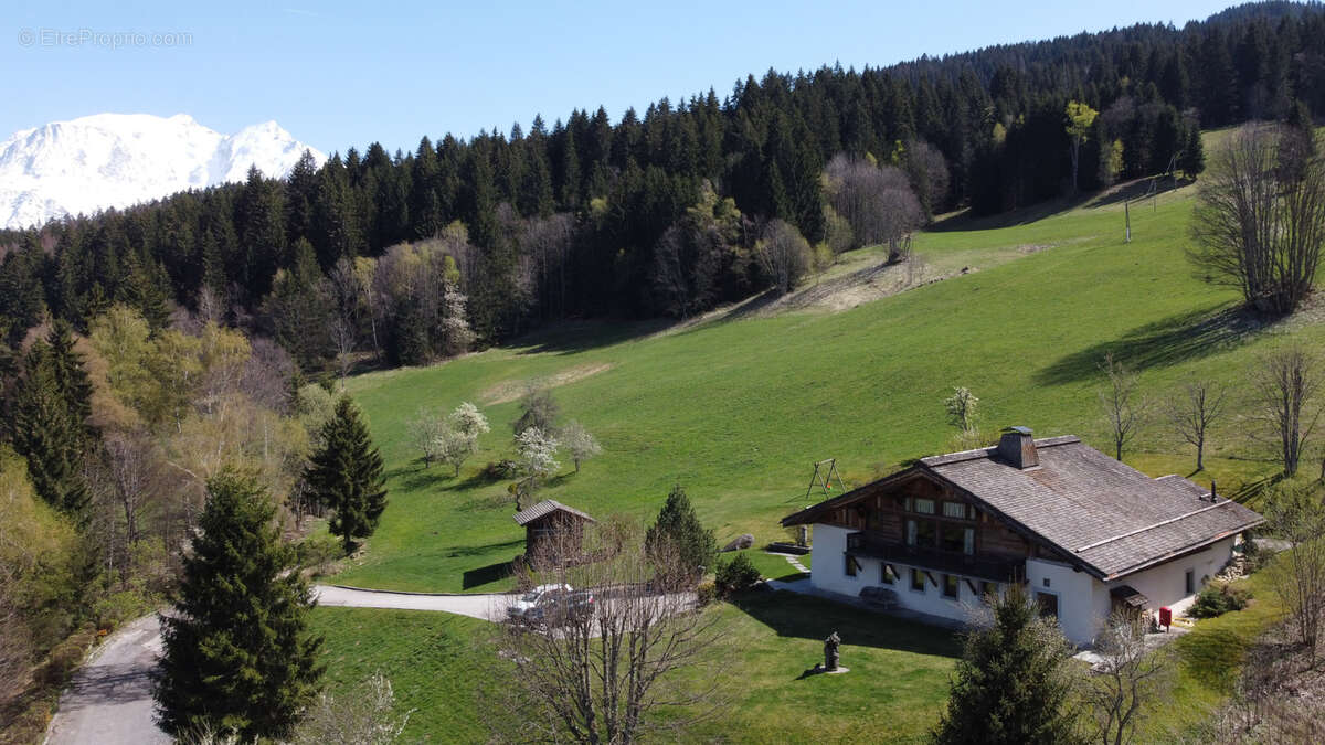 Maison à COMBLOUX