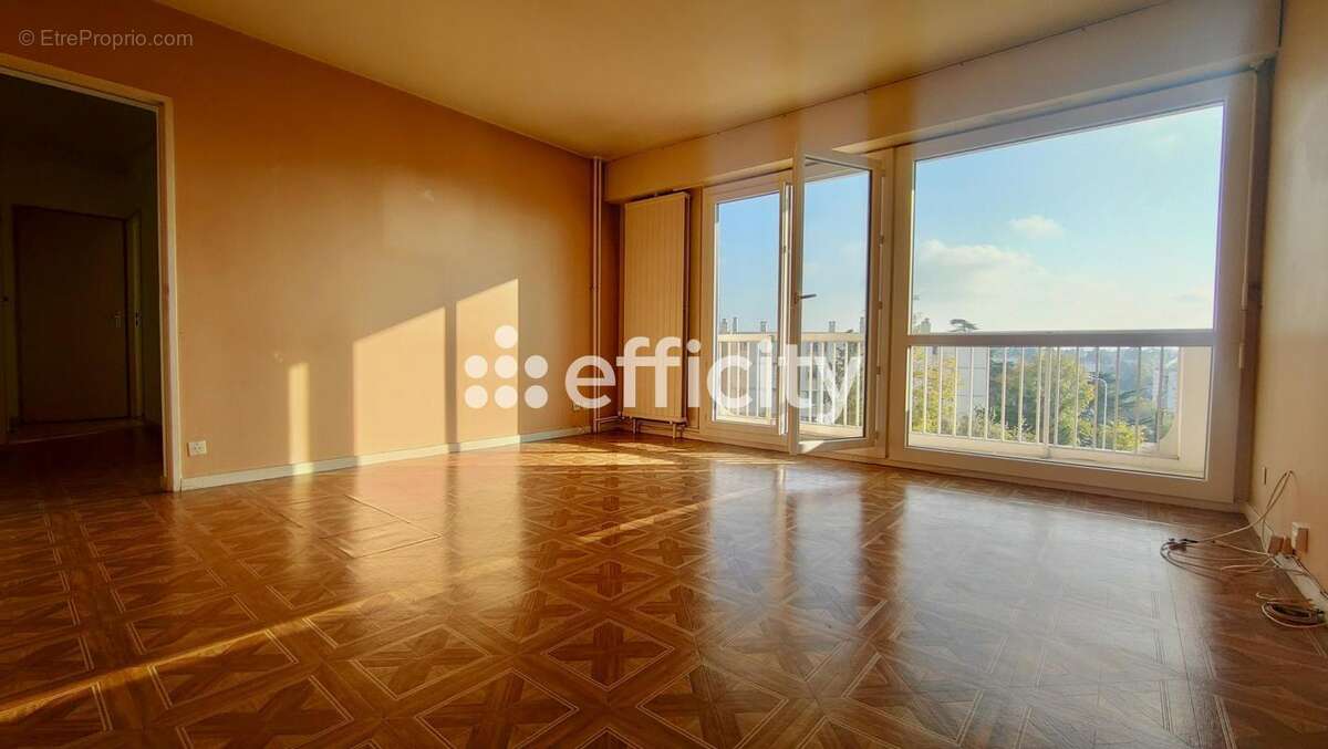 Appartement à TASSIN-LA-DEMI-LUNE