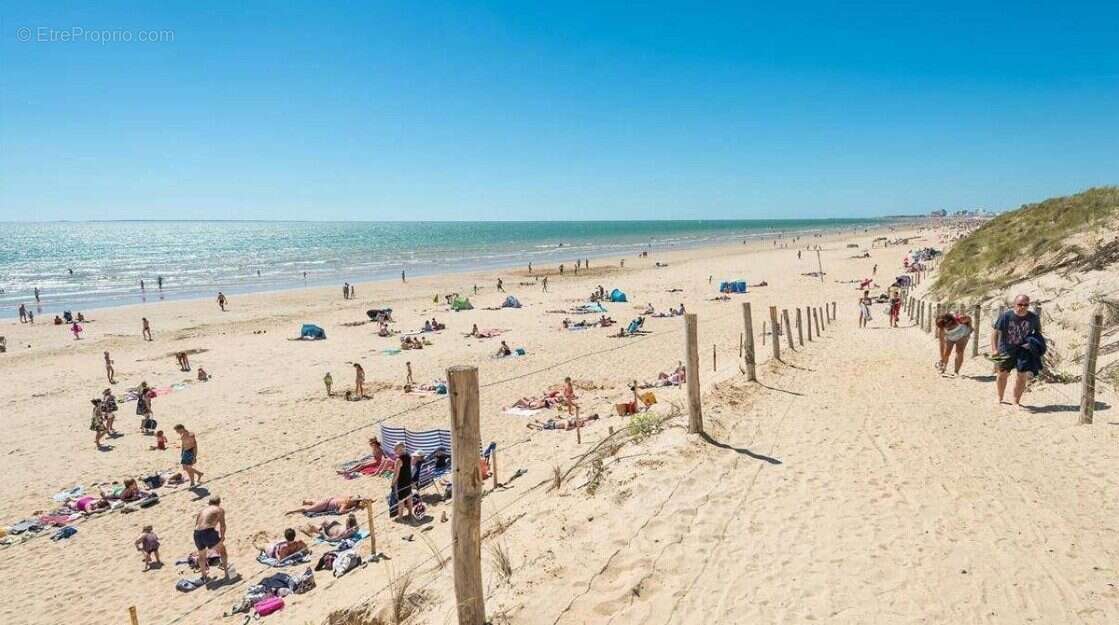 Terrain à SAINT-HILAIRE-DE-RIEZ