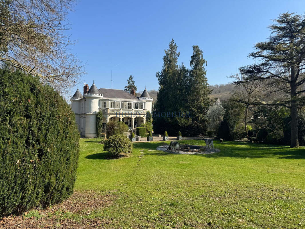Maison à AUFFREVILLE-BRASSEUIL