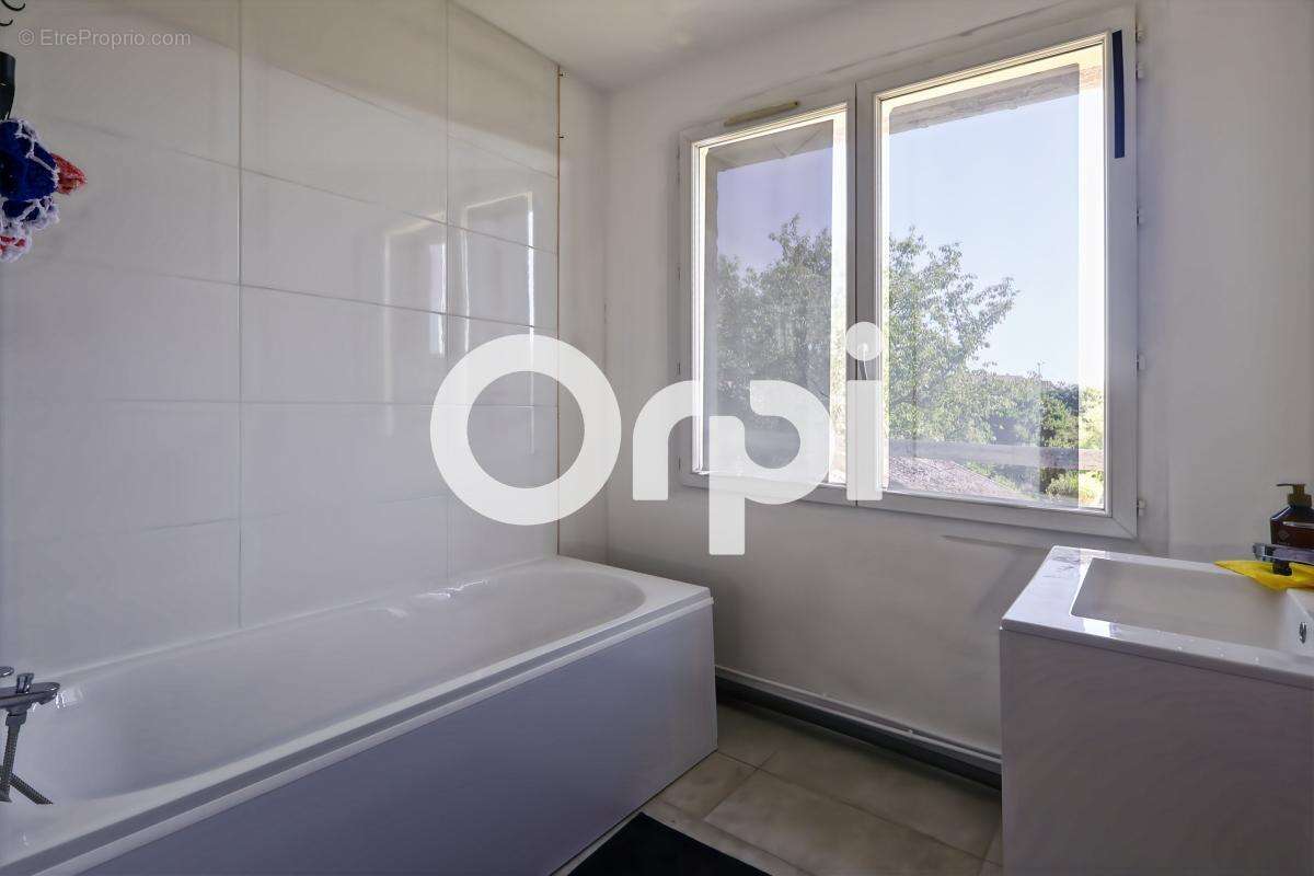 Maison semi individuelle, 6 chambres et jardin à Saint-Pol-sur-Mer (59430) - photo 9