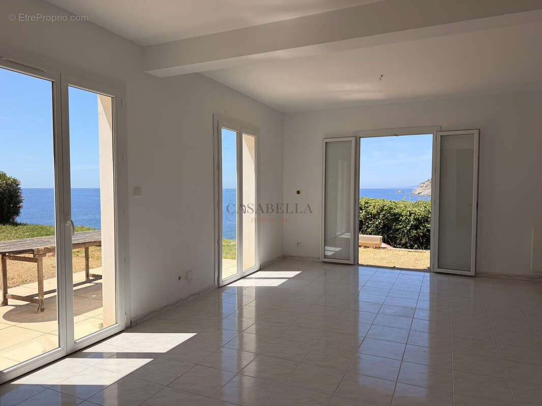 Maison 242 m² à Villanova  - photo 9