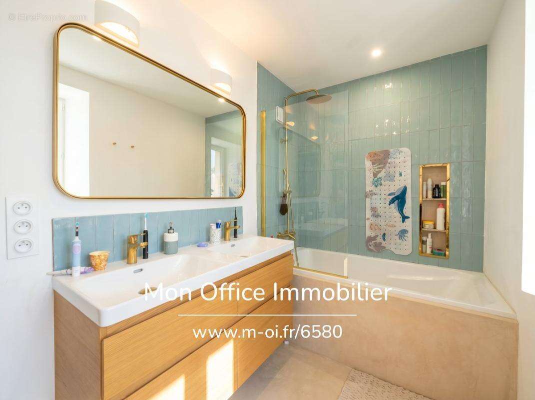 Appartement à EGUILLES