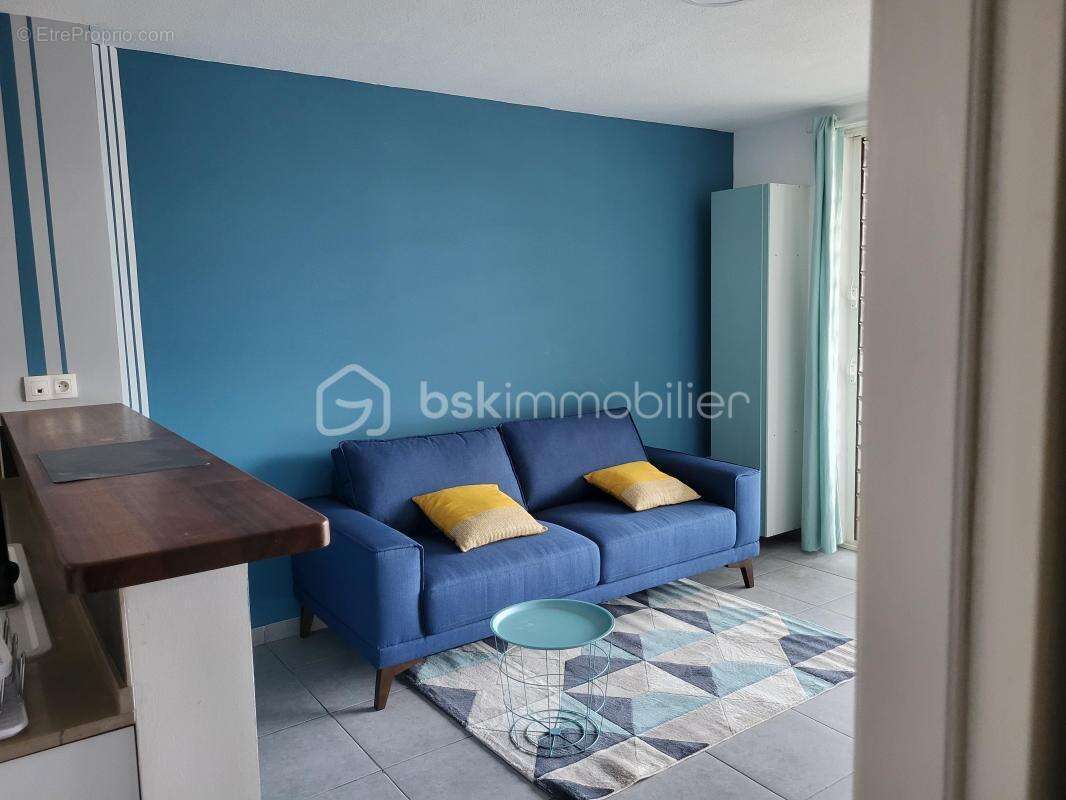 Appartement à REMIRE-MONTJOLY