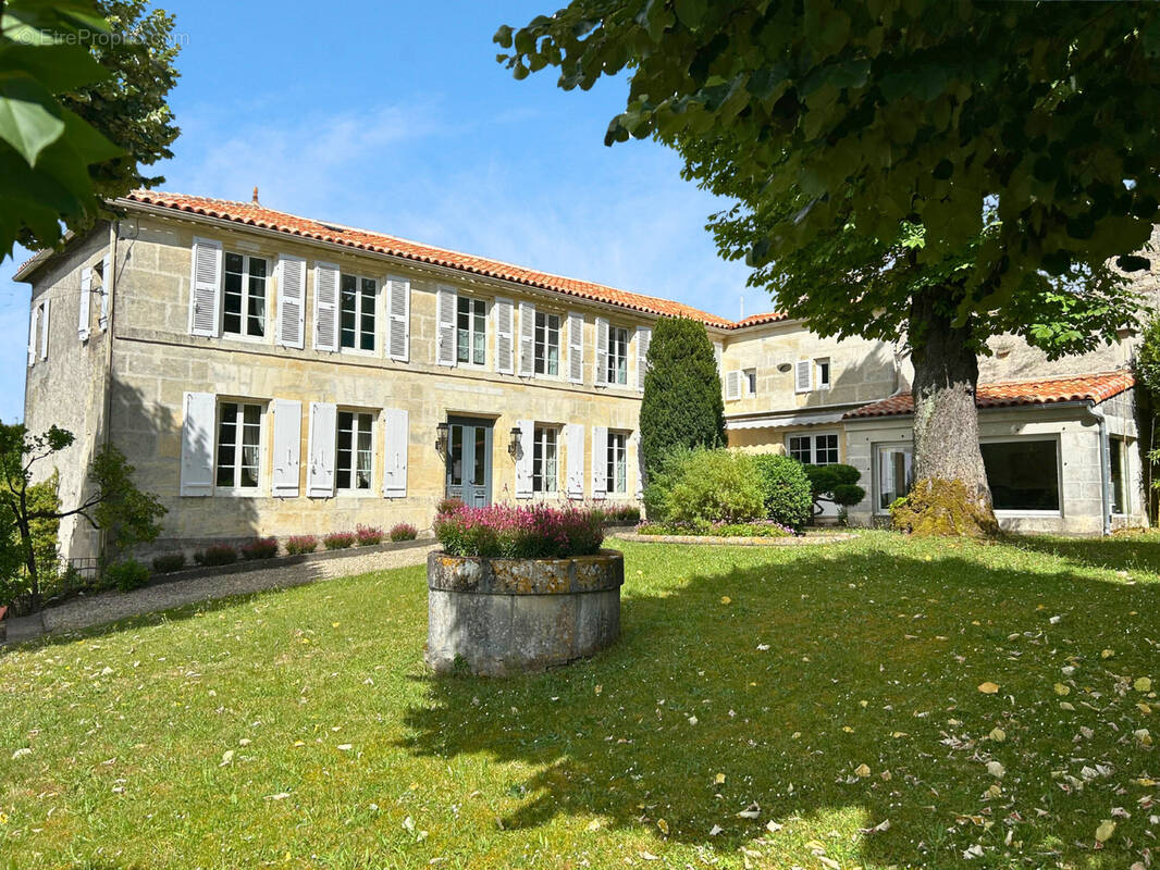 Maison à COGNAC