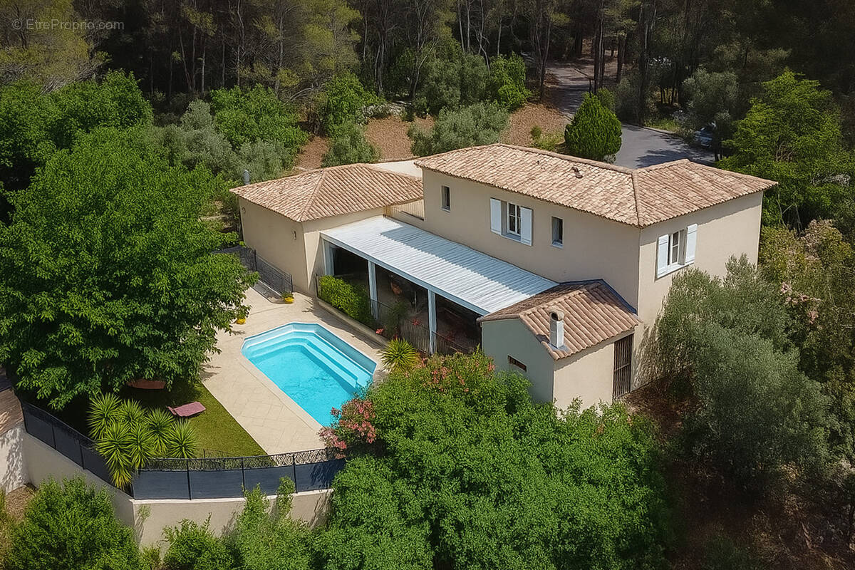 Maison à SOLLIES-TOUCAS