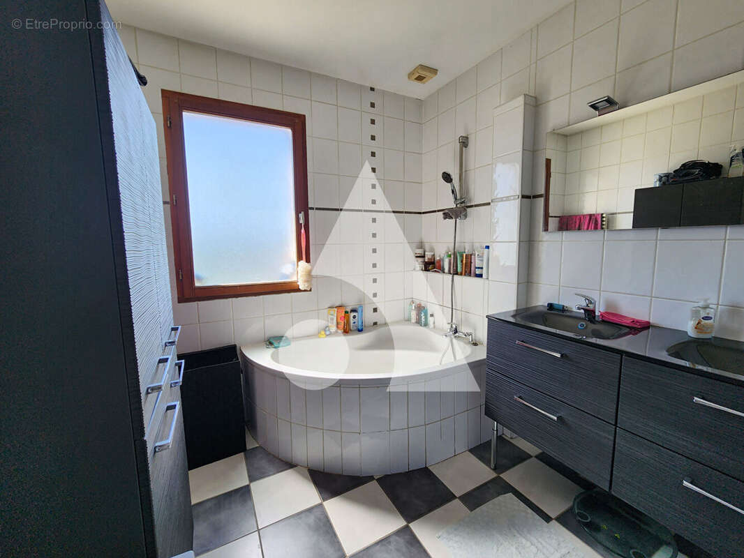 Maison à SAINT-BERAIN-SOUS-SANVIGNES