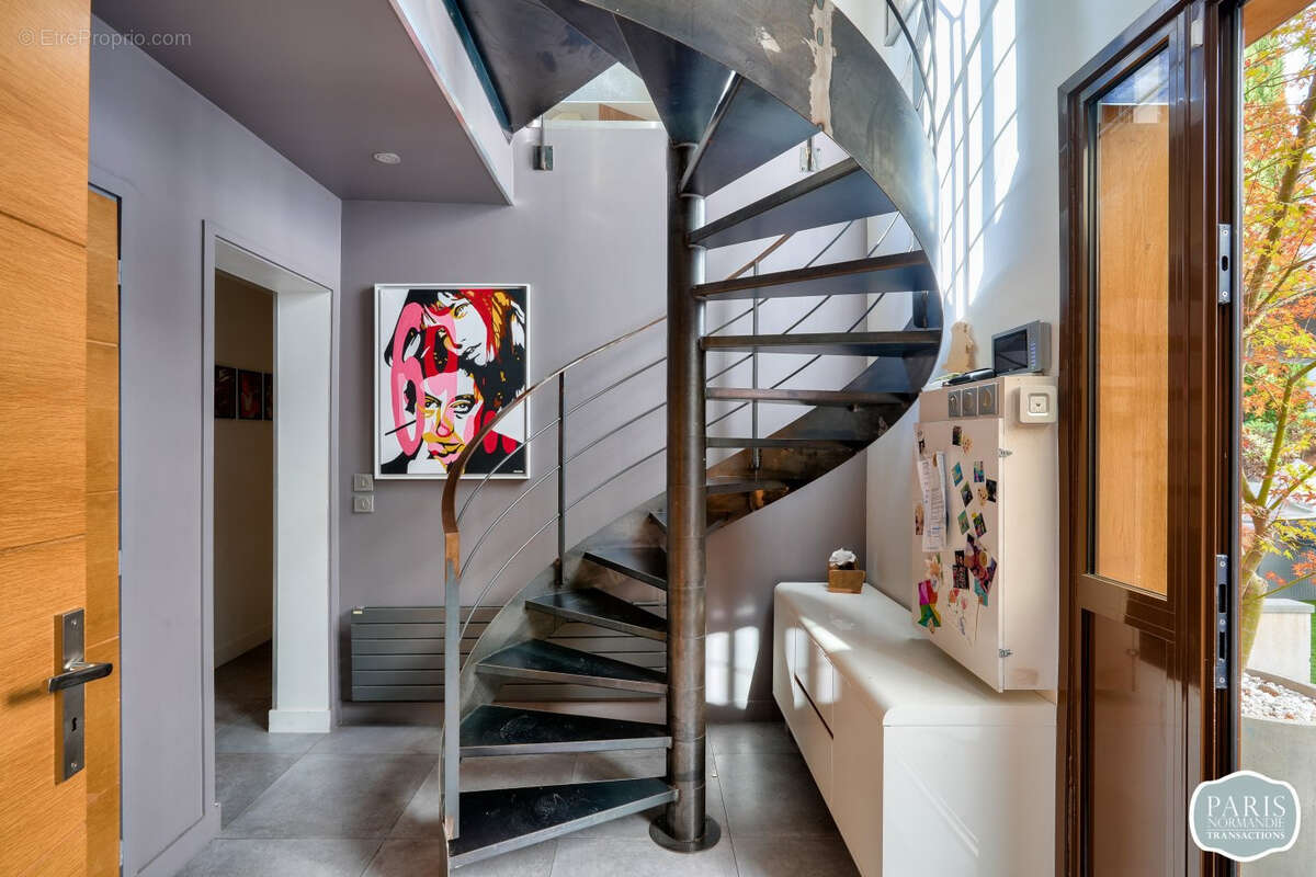 Maison à COURBEVOIE