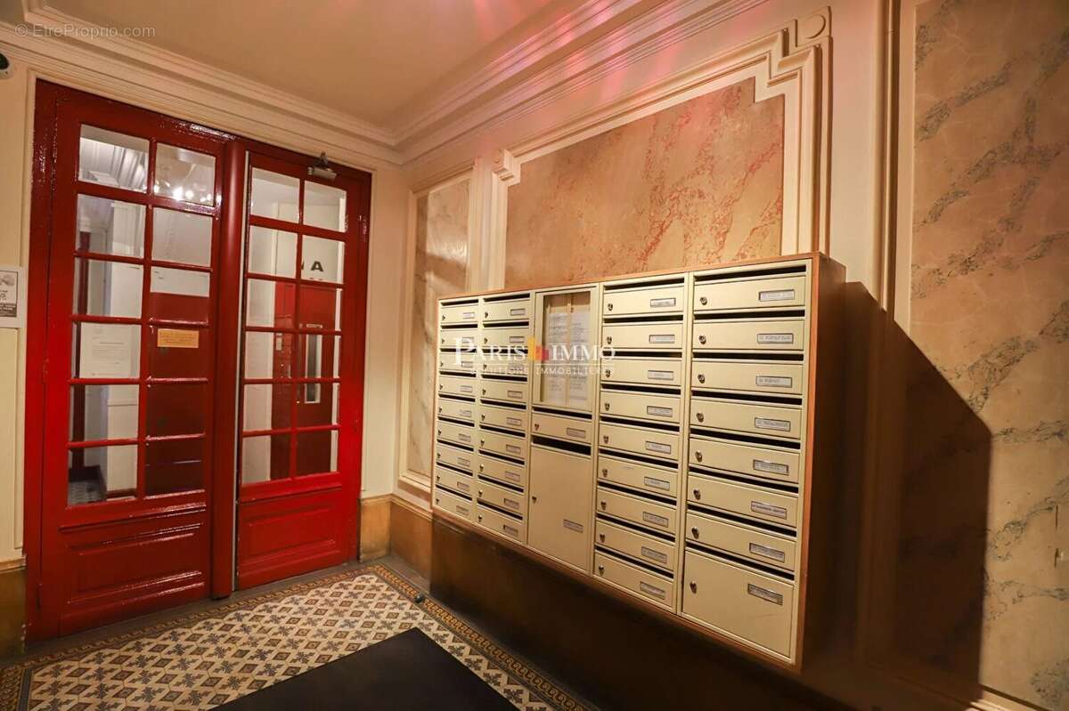 Appartement à PARIS-18E