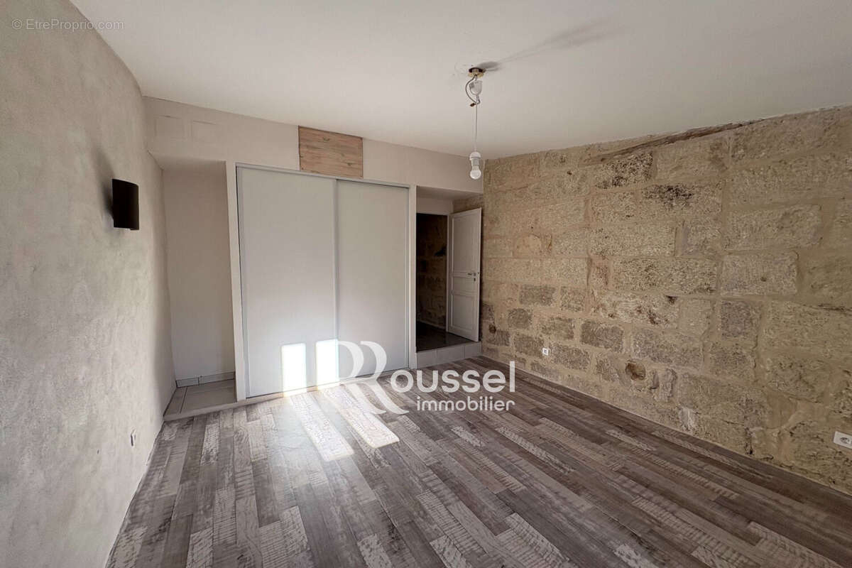 Maison à POUSSAN