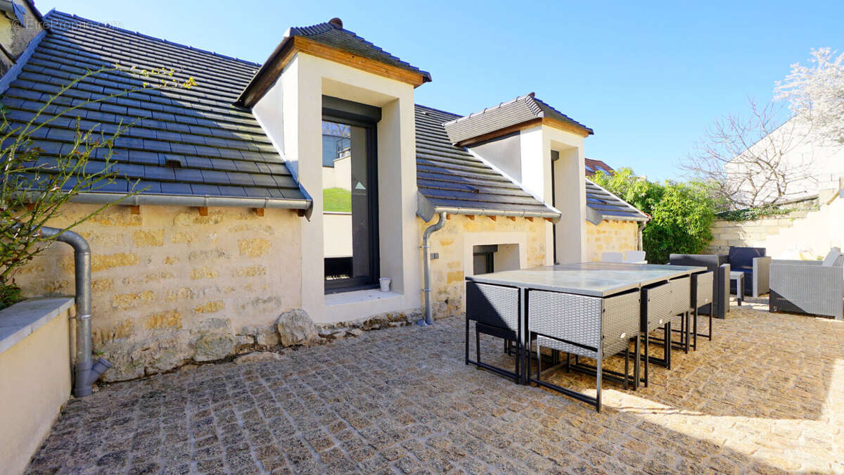 Maison à MEZY-SUR-SEINE