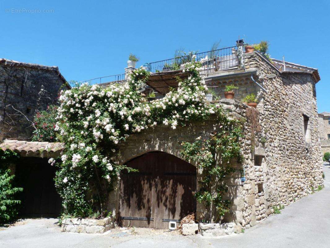 Maison à BARJAC