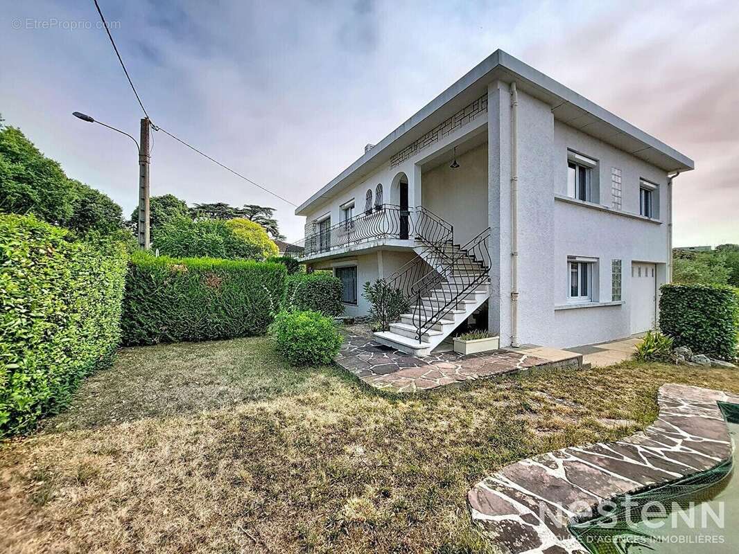 A Vendre Maison de 155 m² avec possibilité de deux habitations et jardin à Condom - photo 16
