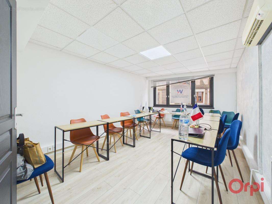 Appartement À Vendre Adresse rare, potentiel unique, quartier des Tanneurs - photo 2