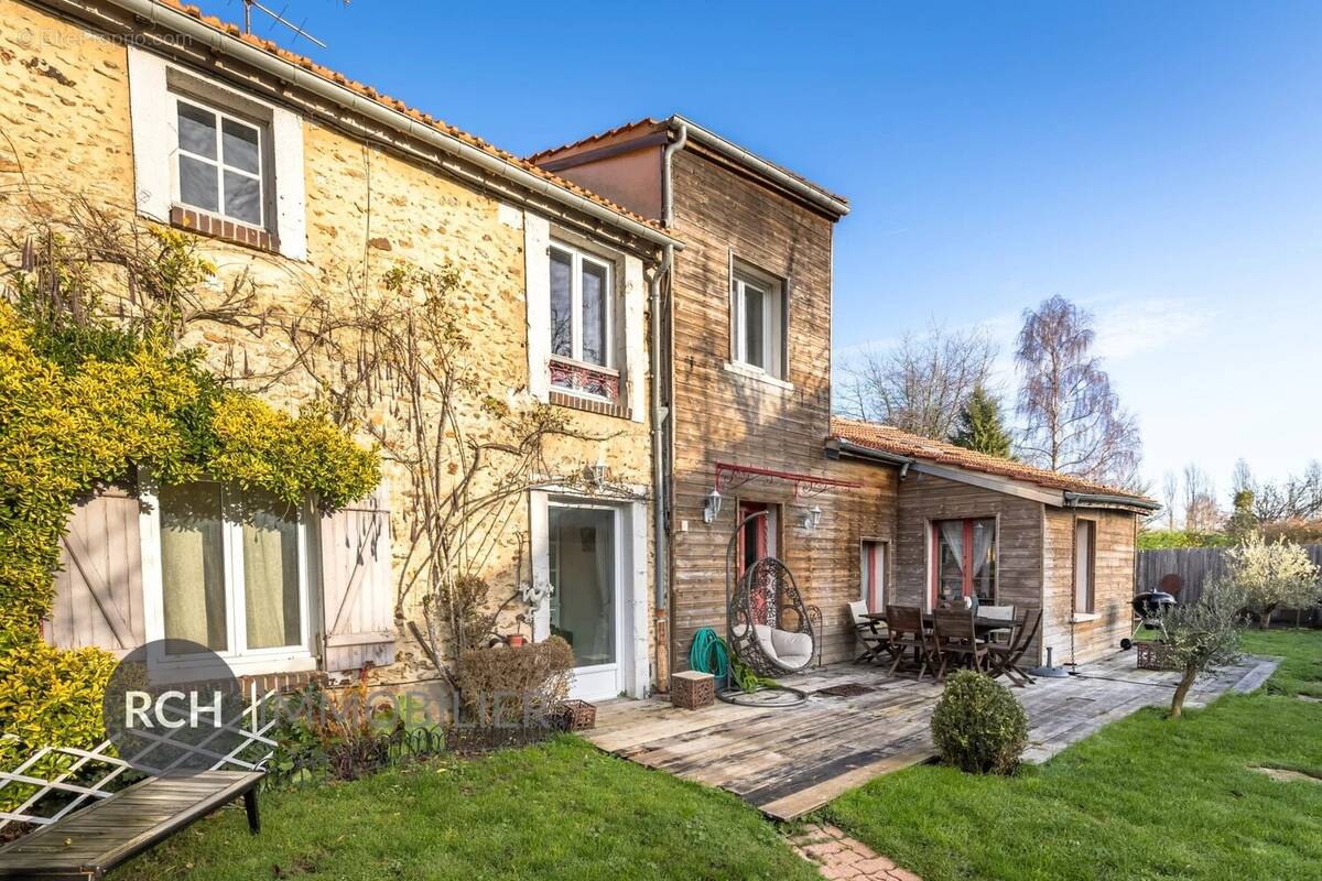 Maison à MONTFORT-L'AMAURY