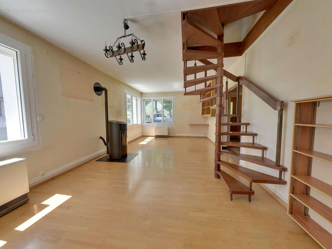 Maison à ECHIROLLES