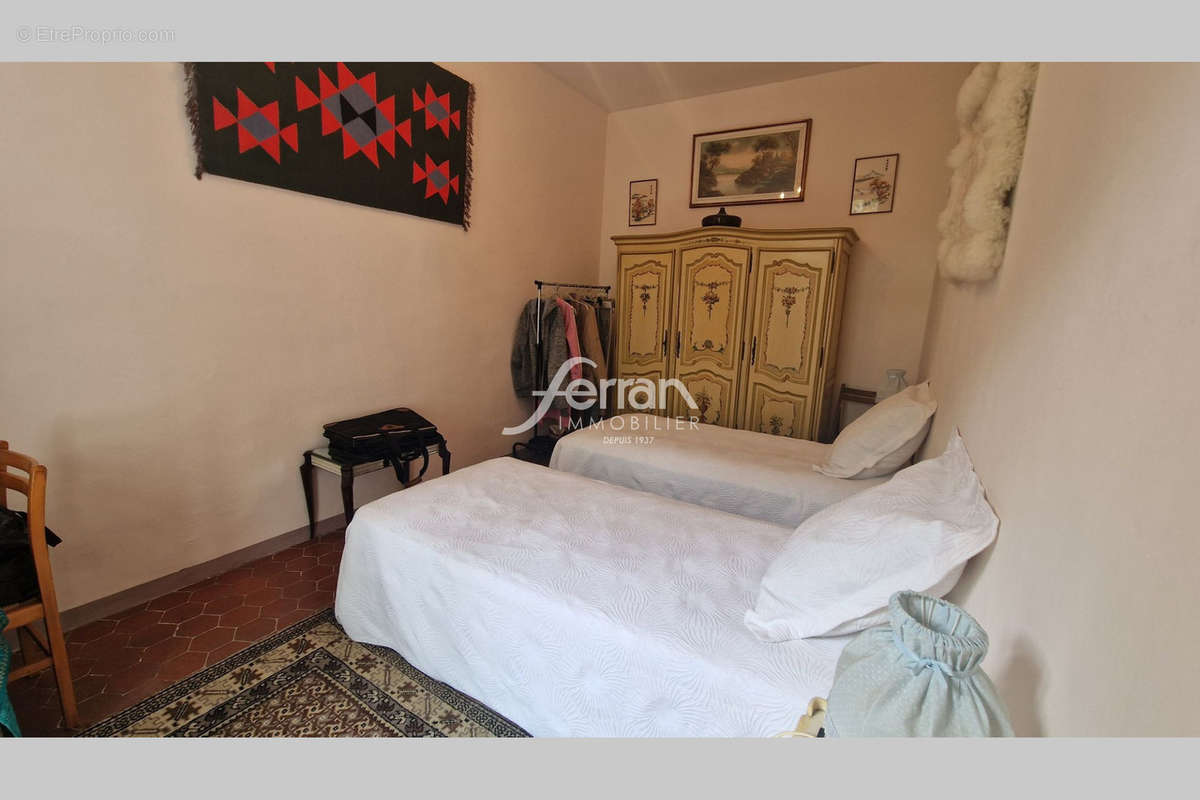 Appartement à SALERNES