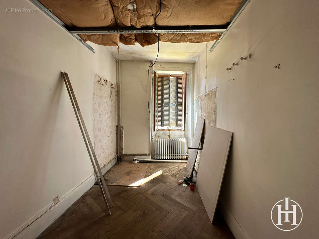 À SAISIR : Opportunité d’investissement - Ancien bar-restaurant avec logement de fonction - 260m2 - - photo 9
