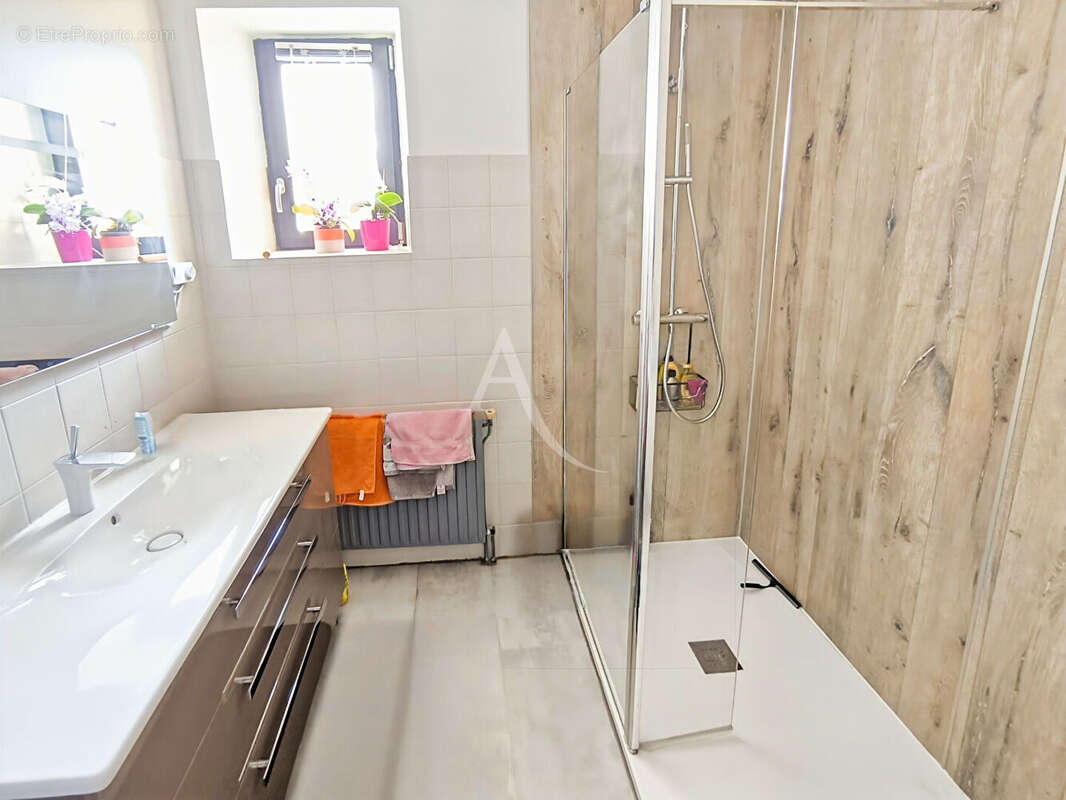 Corps de ferme: Maison en pierre 130m², parcelles de 5ha + granges - photo 11
