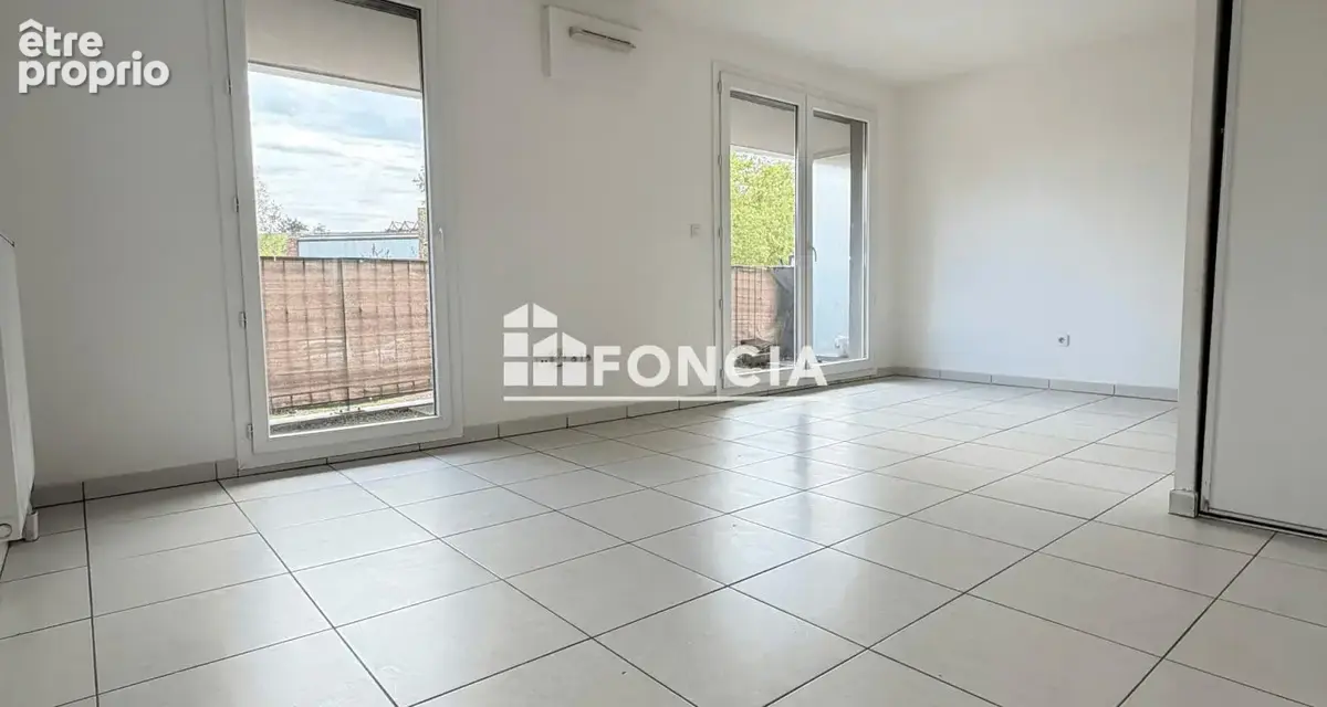Cergy Préfecture, F2  avec JARDIN, BALCON et parking sous-sol - photo 2