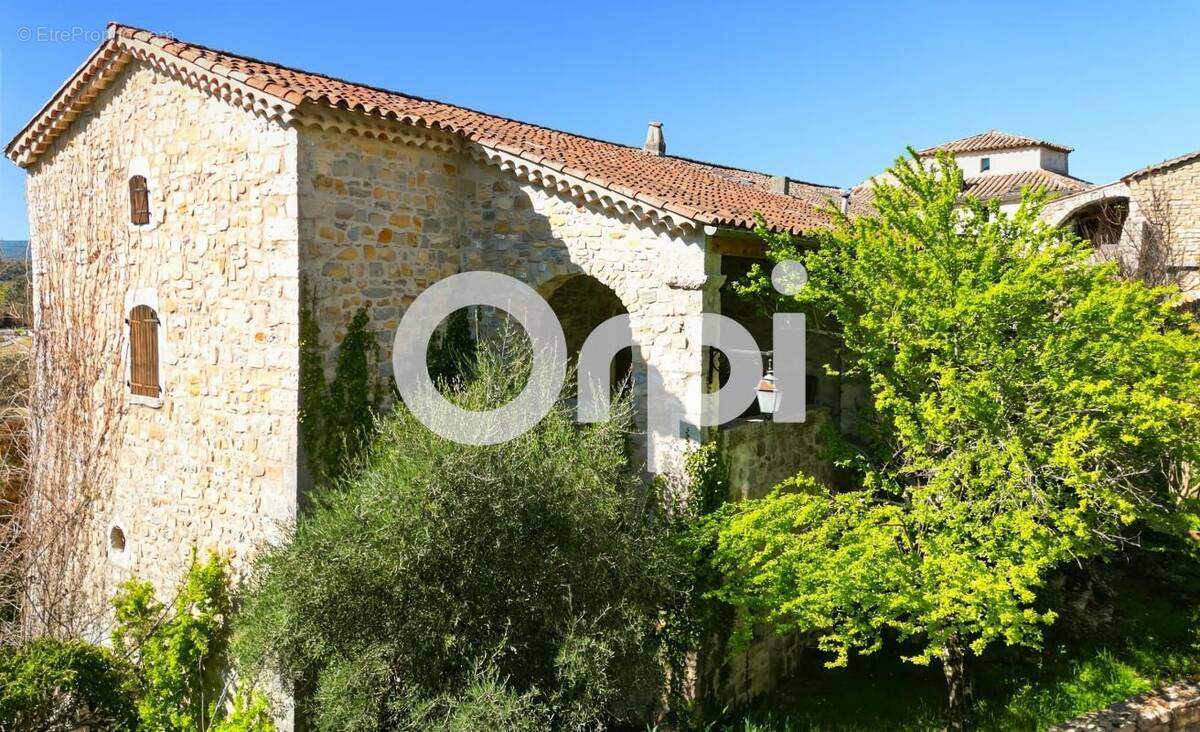 Maison à GROSPIERRES