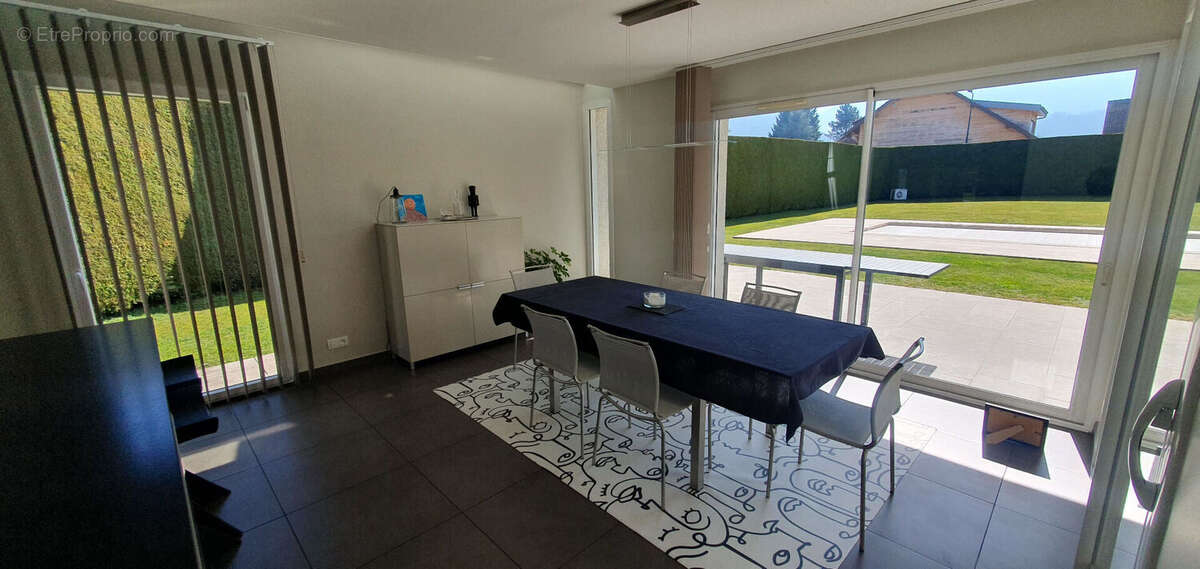 Maison à SAINT-PIERRE-EN-FAUCIGNY