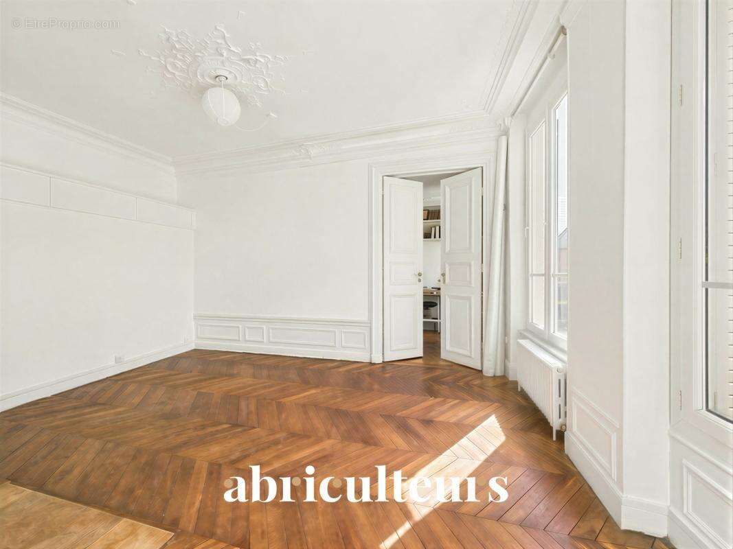 Vaste appartement de charme,  Élégance parisienne – 130 m², 5 pièces - Paris 10 (Porte Saint-Denis) - photo 8