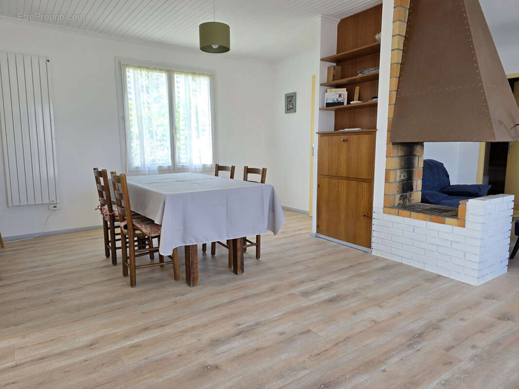 Maison à LA BREE-LES-BAINS