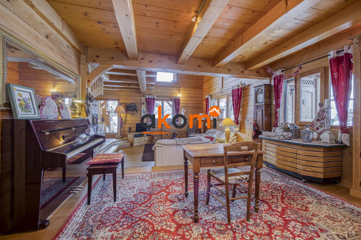 Bibliothèque Salon - Maison à LE GRAND-BORNAND