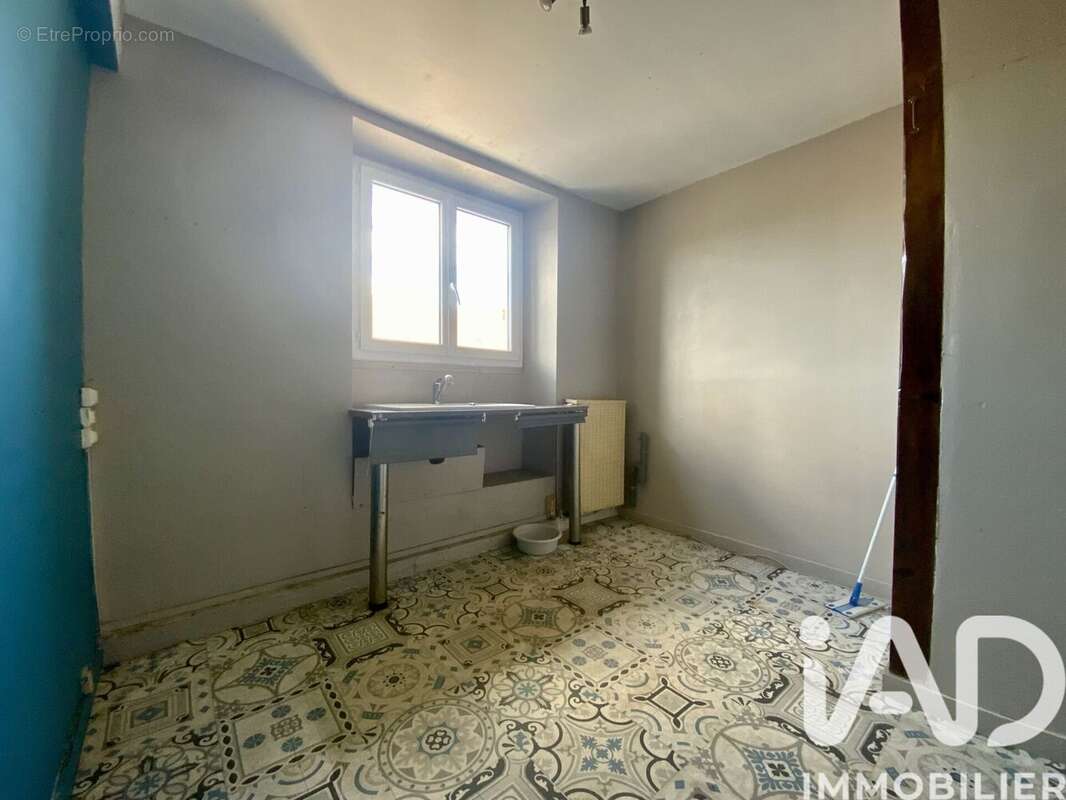 Photo 9