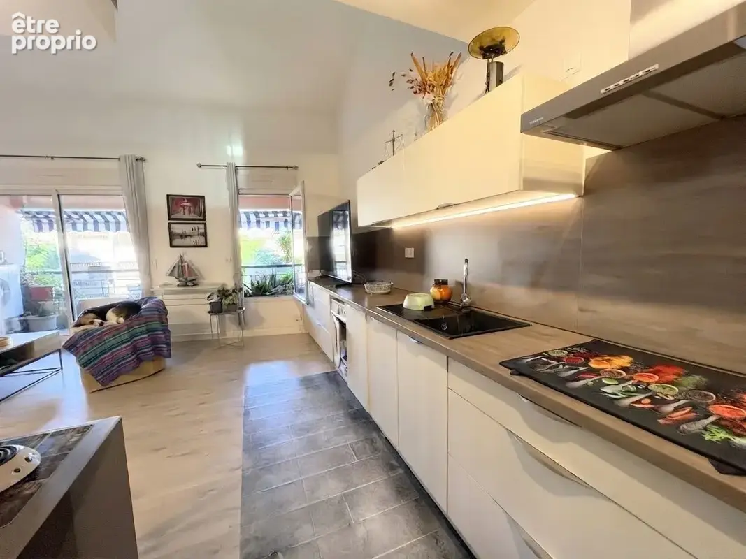 Appartement 4 pièces 86 m² à vendre à Carqueiranne (83320) - photo 4