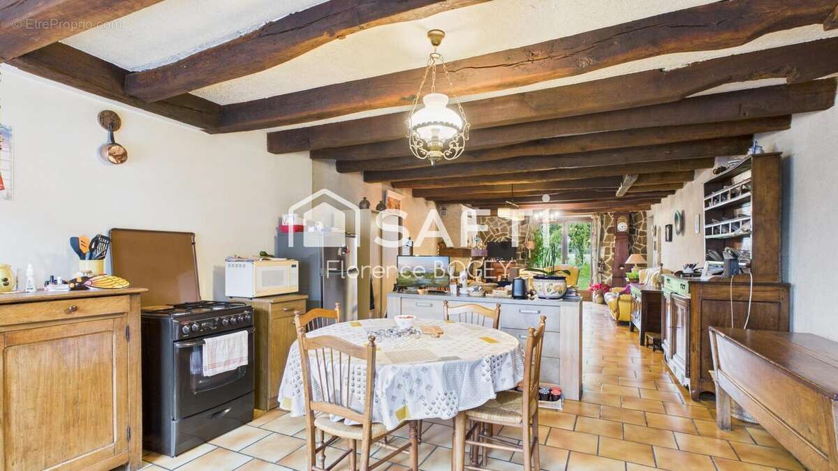 Photo 3 - Maison à BUSSIERE-POITEVINE